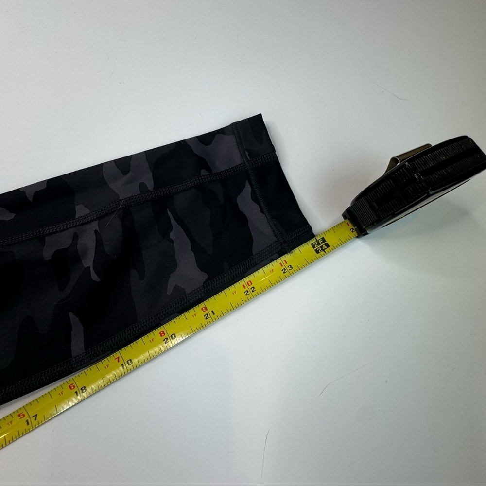Athleta Ultimate Camo 7/8 Tight Size XS - Picture 15 of 16